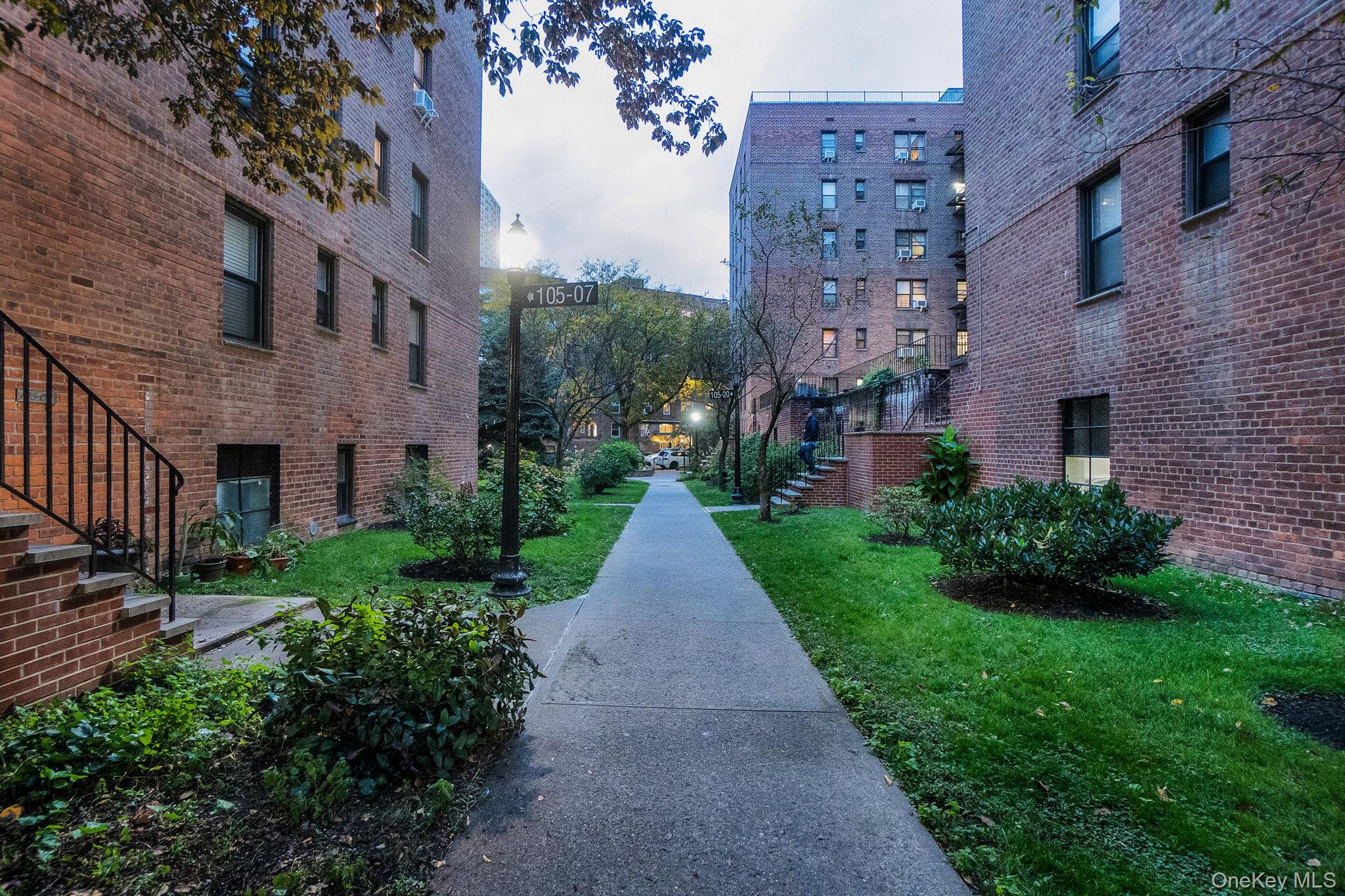 105-30 66th Avenue # 3E, Forest Hills, NY 11375