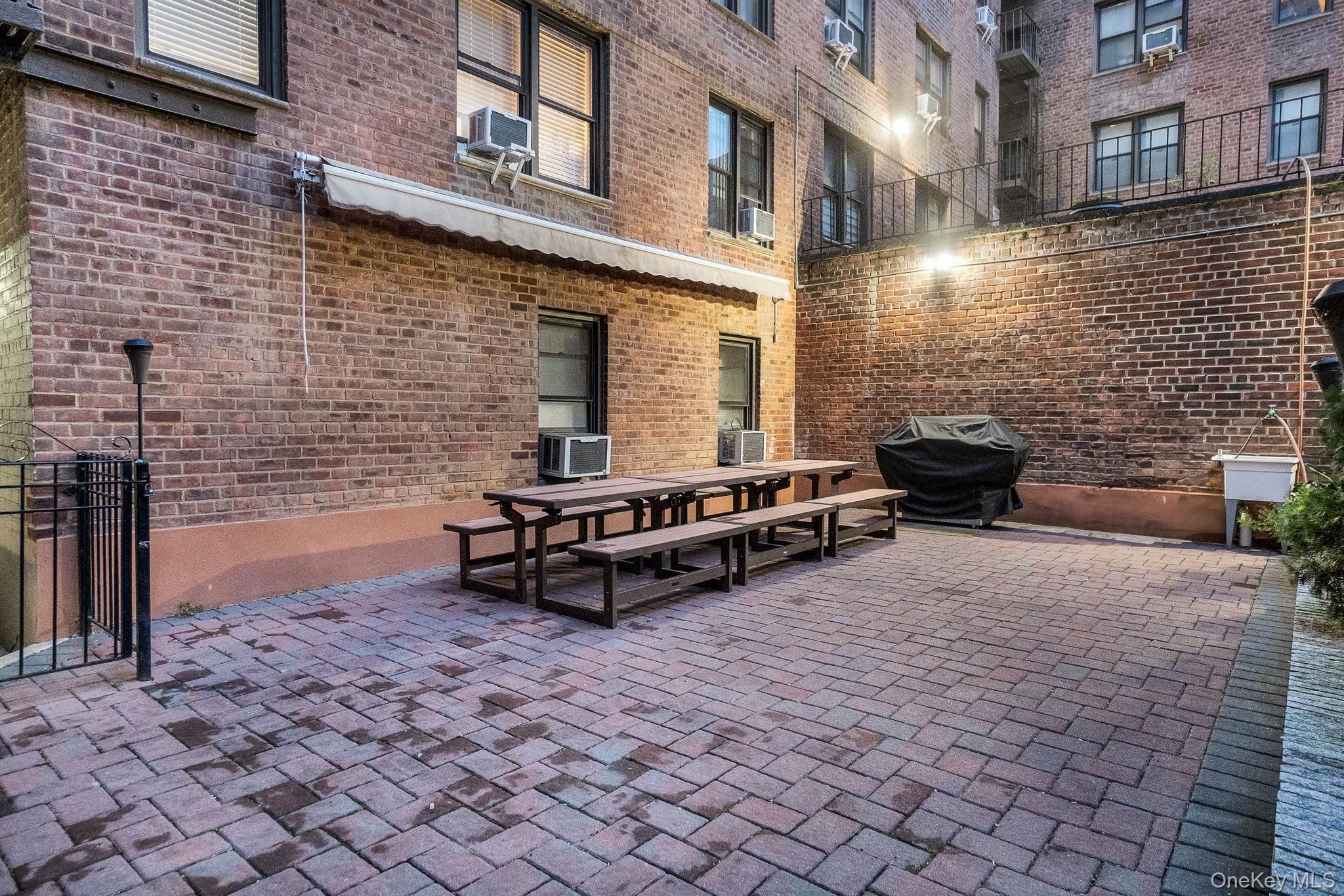 105-30 66th Avenue # 3E, Forest Hills, NY 11375