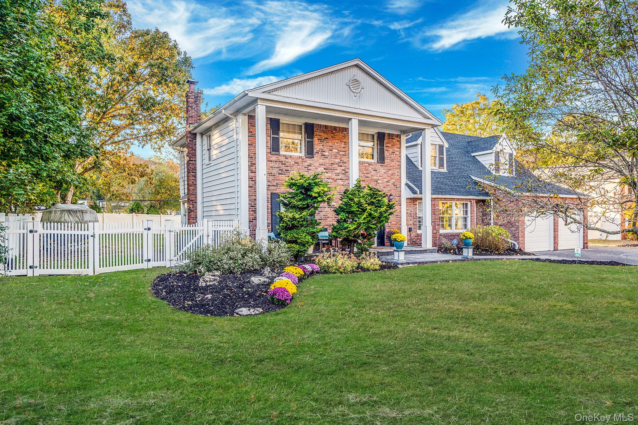 28 Winfield Davis Drive, Coram, NY 11727