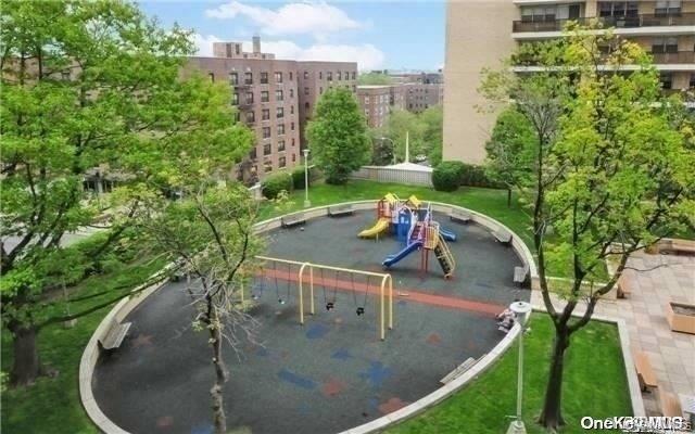 102-10 66th Road # 18G, Forest Hills, NY 11375