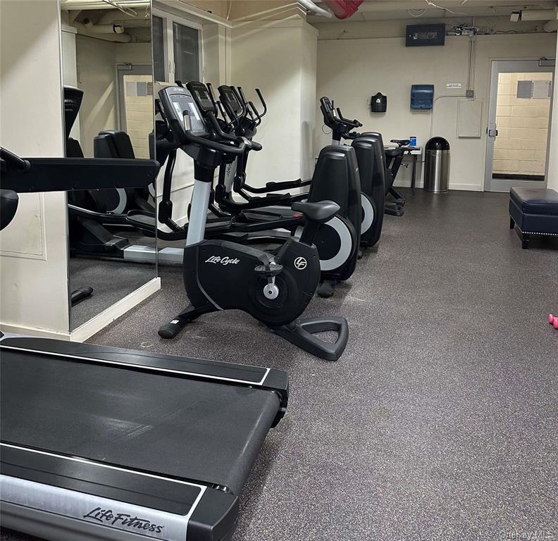 102-10 66th Road # 18G, Forest Hills, NY 11375