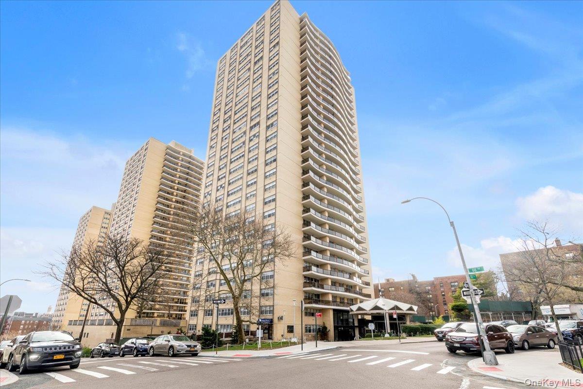 102-10 66th Road # 18G, Forest Hills, NY 11375