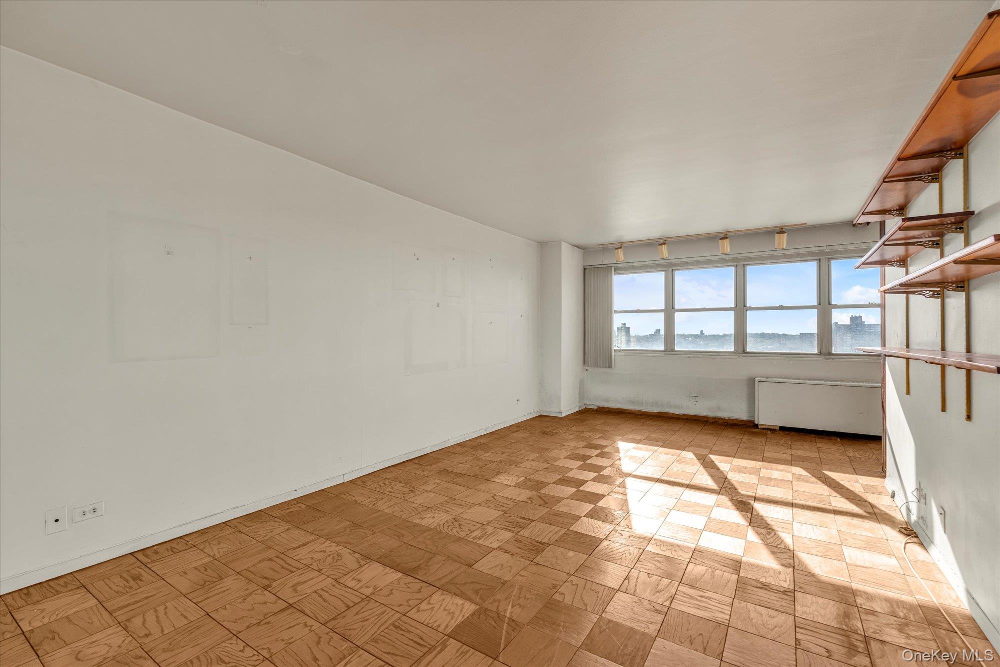 102-10 66th Road # 18G, Forest Hills, NY 11375