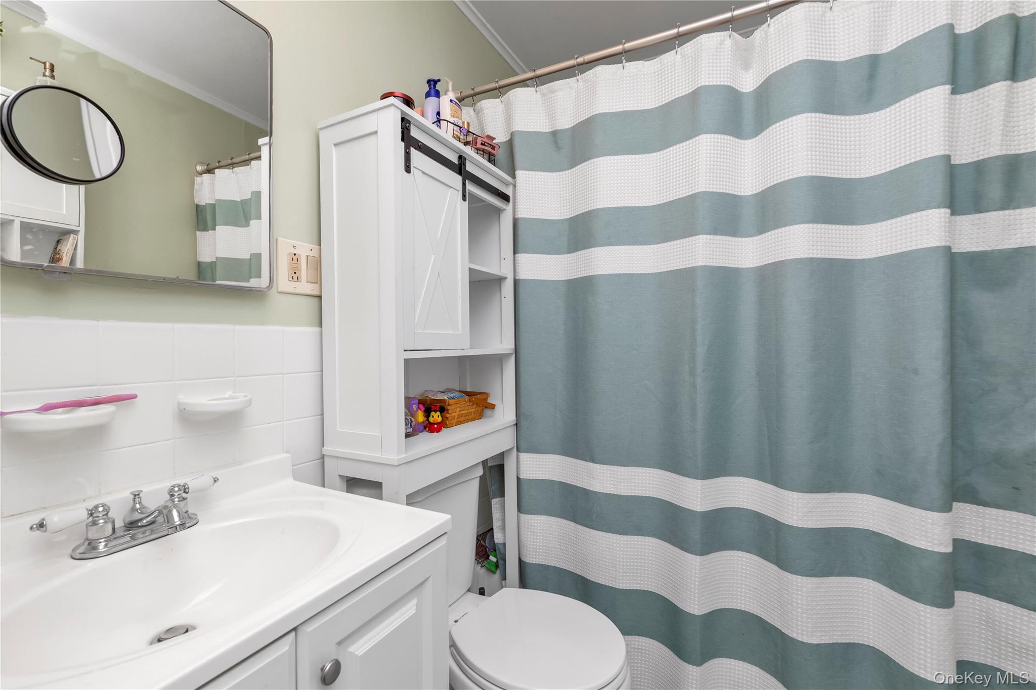 127 Smith Street, Lynbrook, NY 11563