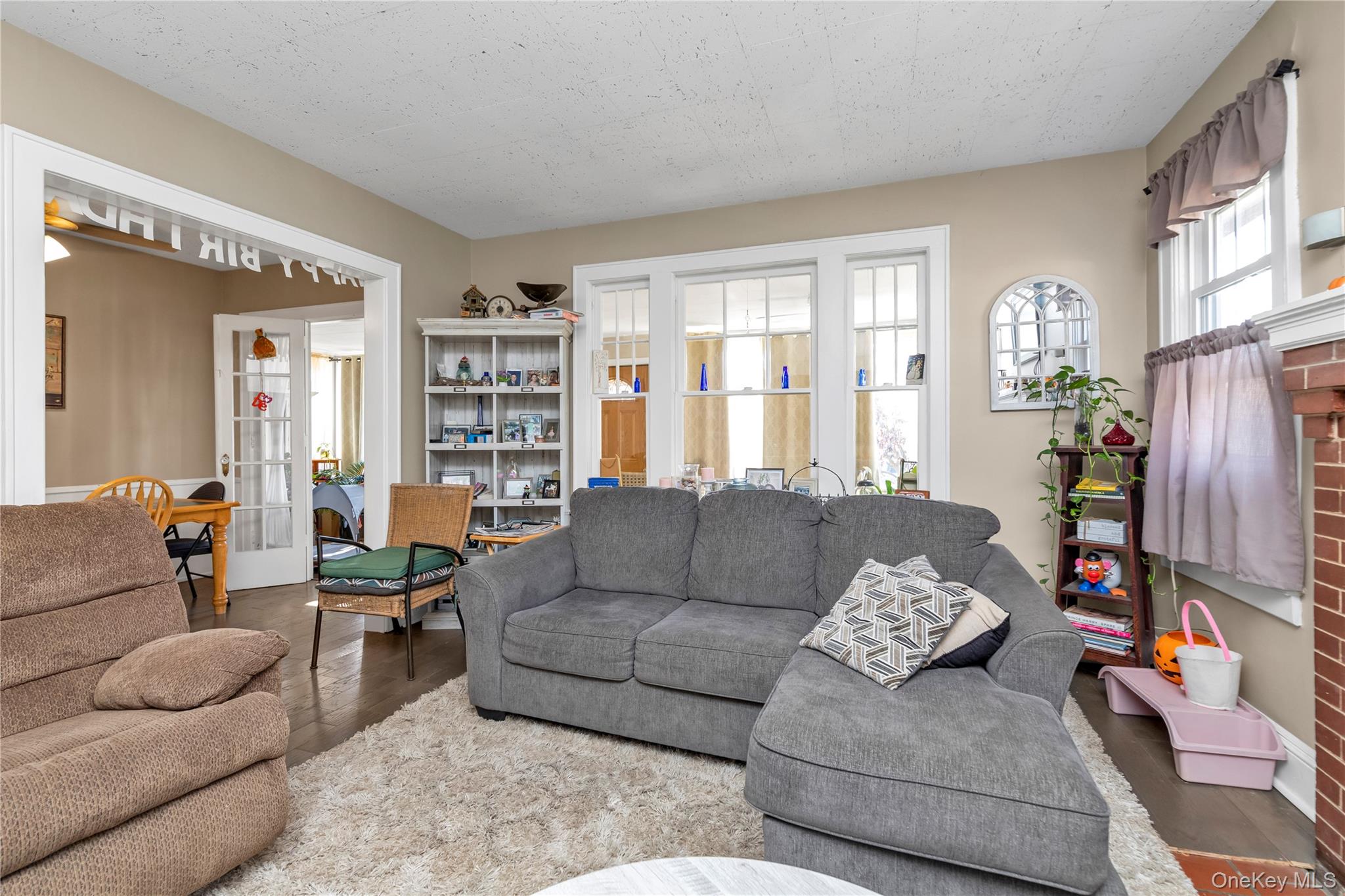 127 Smith Street, Lynbrook, NY 11563