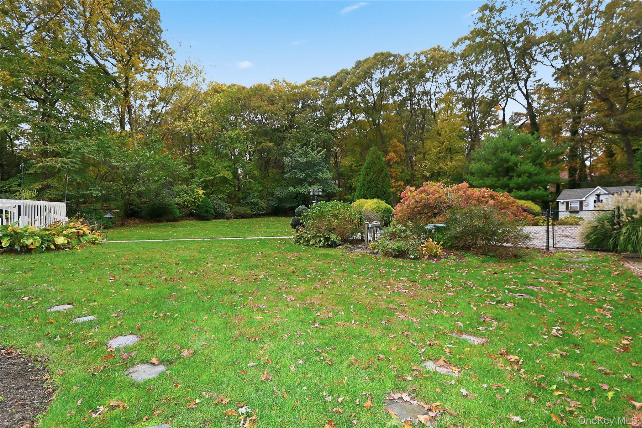 5 Fieldway Court, Huntington, NY 11743