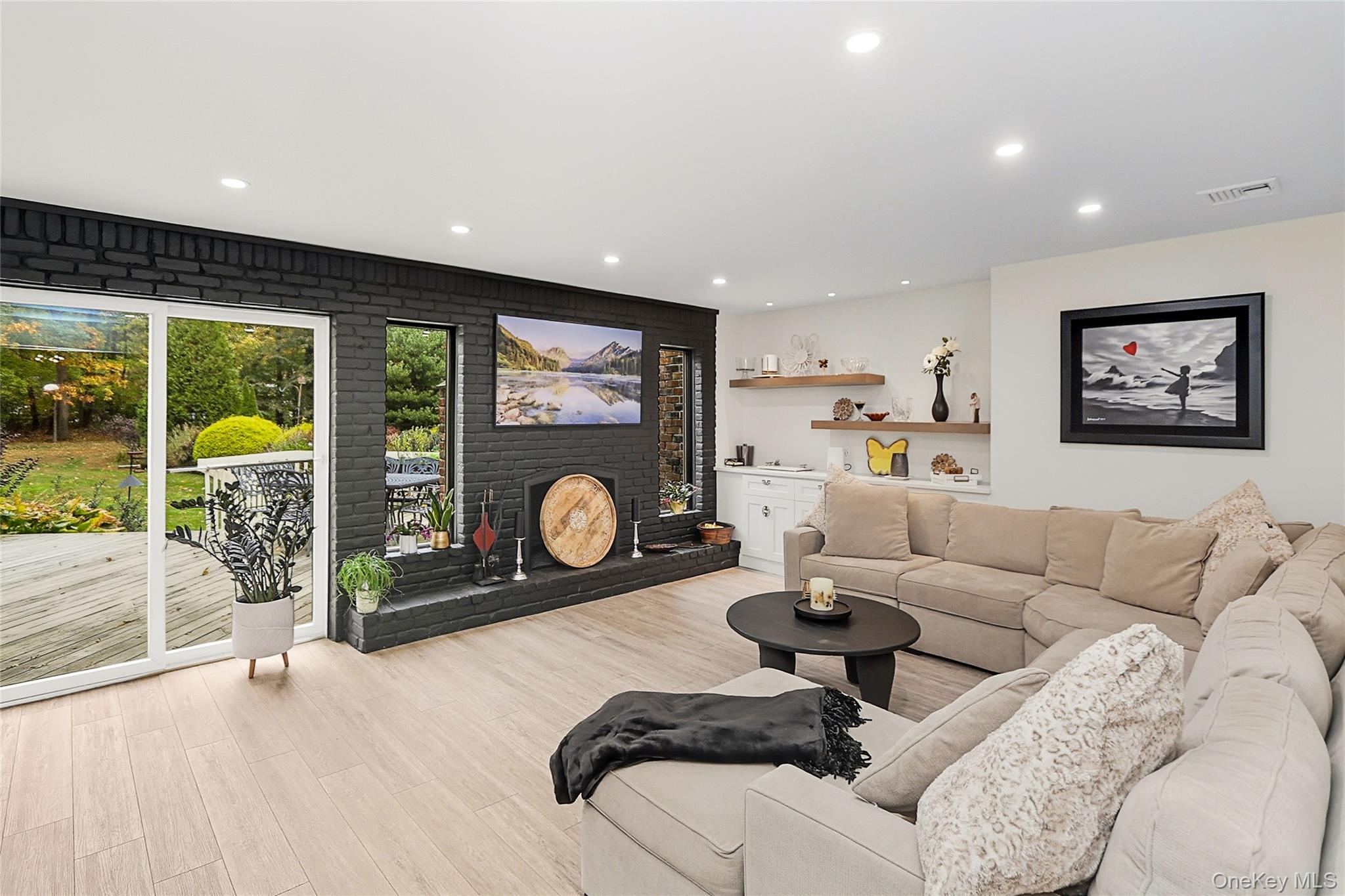 5 Fieldway Court, Huntington, NY 11743