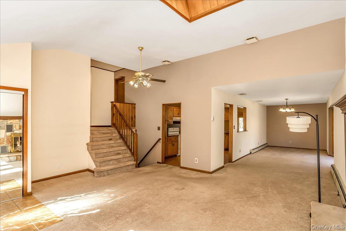 25 Estate Road, Smithtown, NY 11787