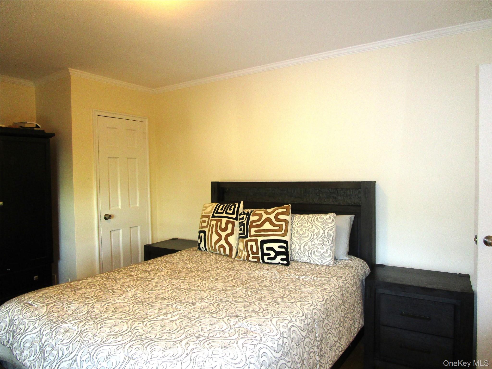 43 N Forest Avenue # C-23, Rockville Centre, NY 11570