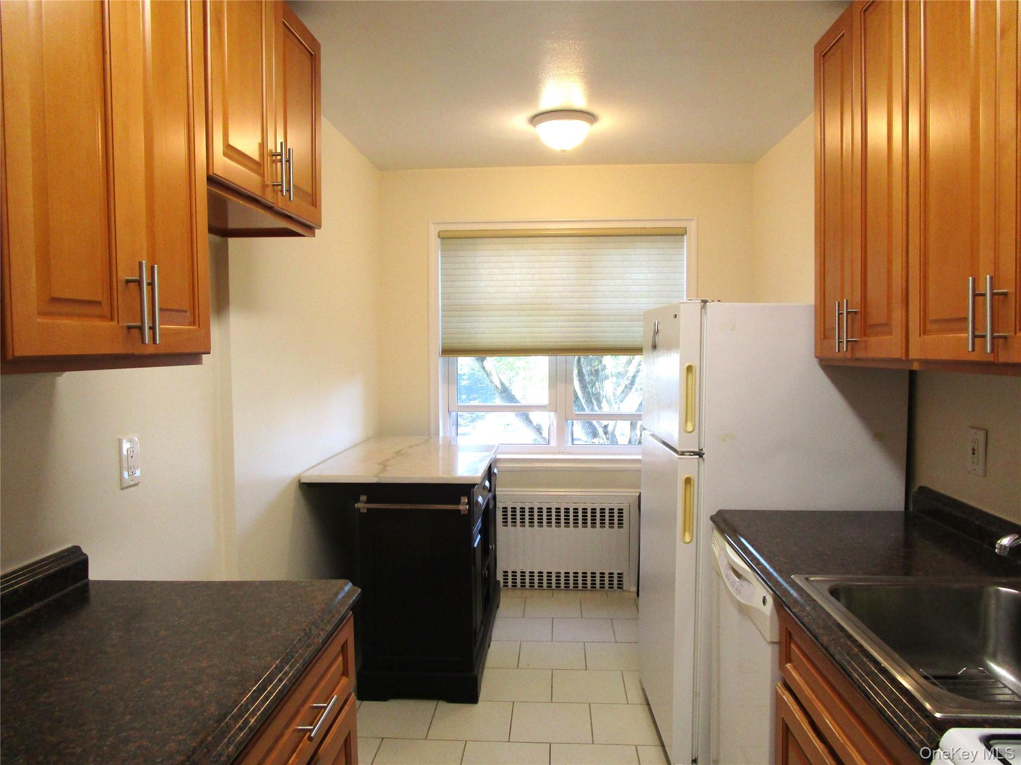 43 N Forest Avenue # C-23, Rockville Centre, NY 11570