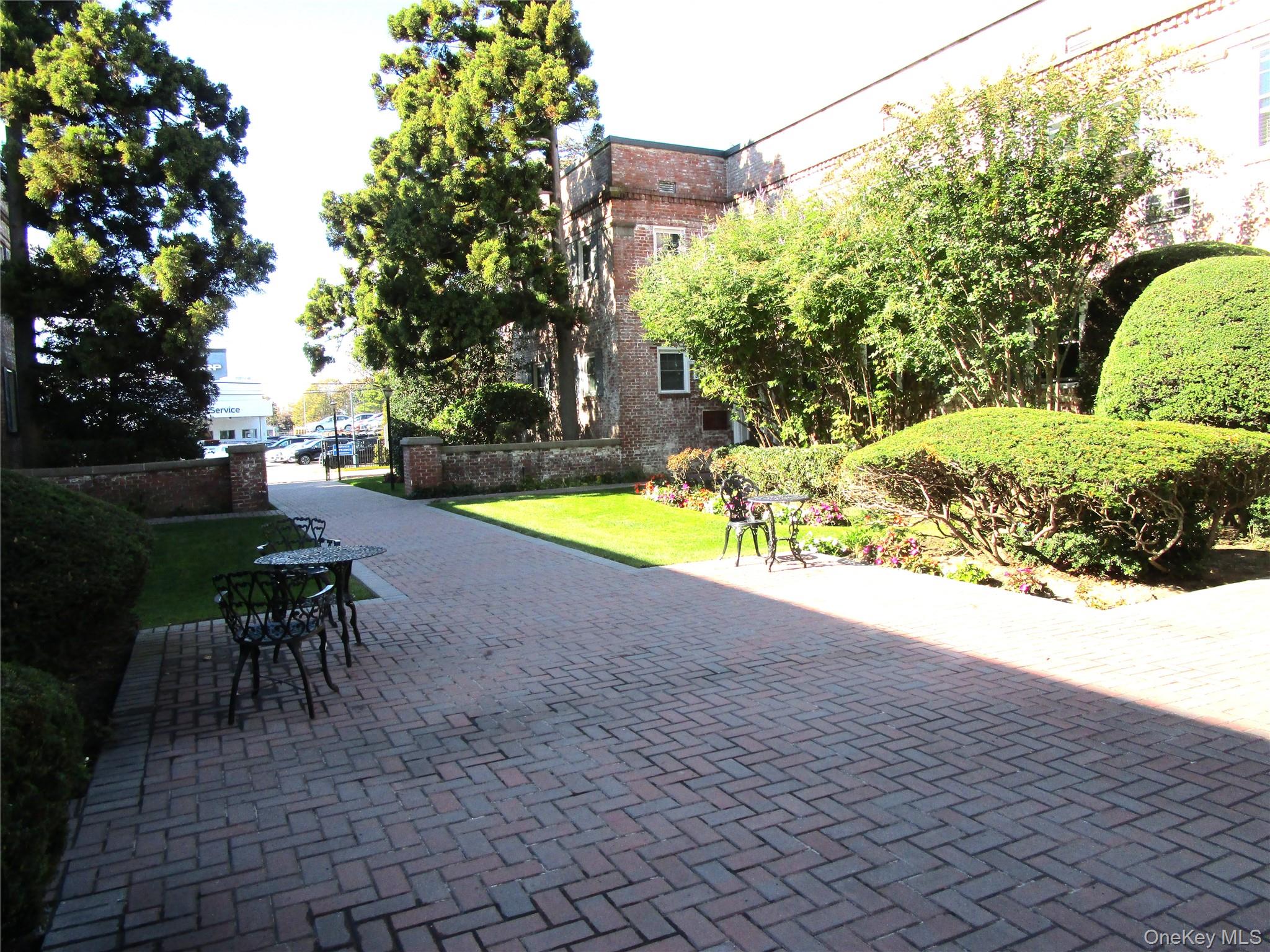 43 N Forest Avenue # C-23, Rockville Centre, NY 11570