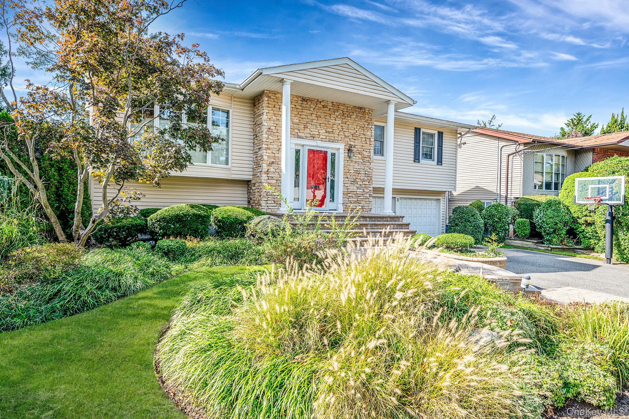 2994 Lonni Lane, Merrick, NY 11566