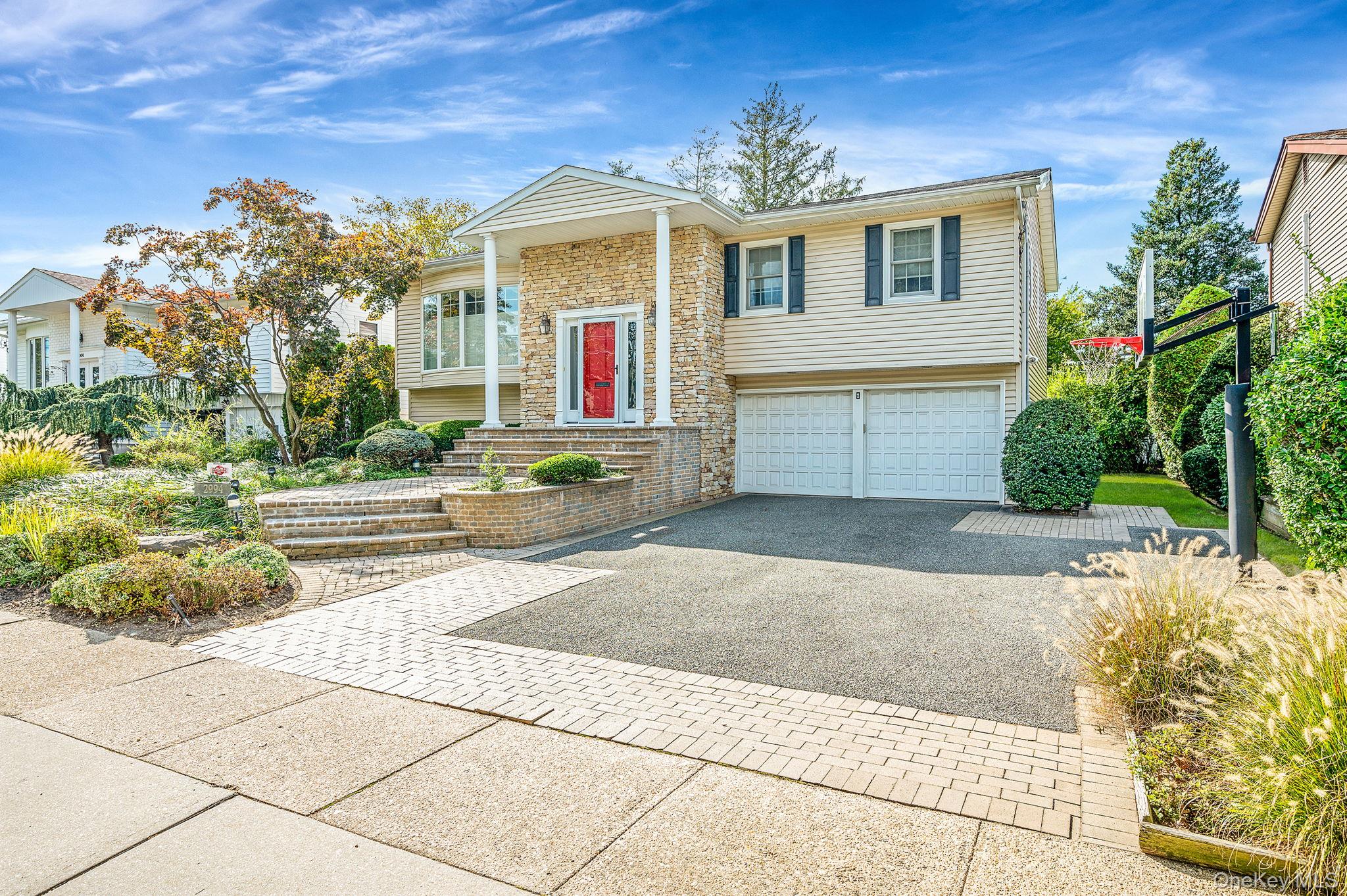 2994 Lonni Lane, Merrick, NY 11566