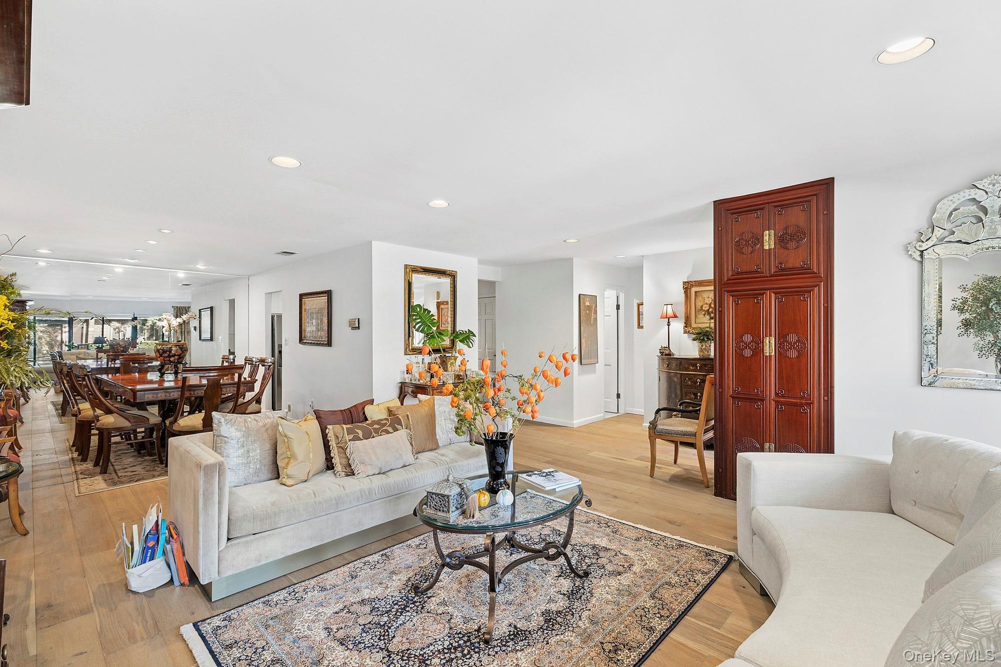 34 Pheasant Run # 198, Roslyn, NY 11576