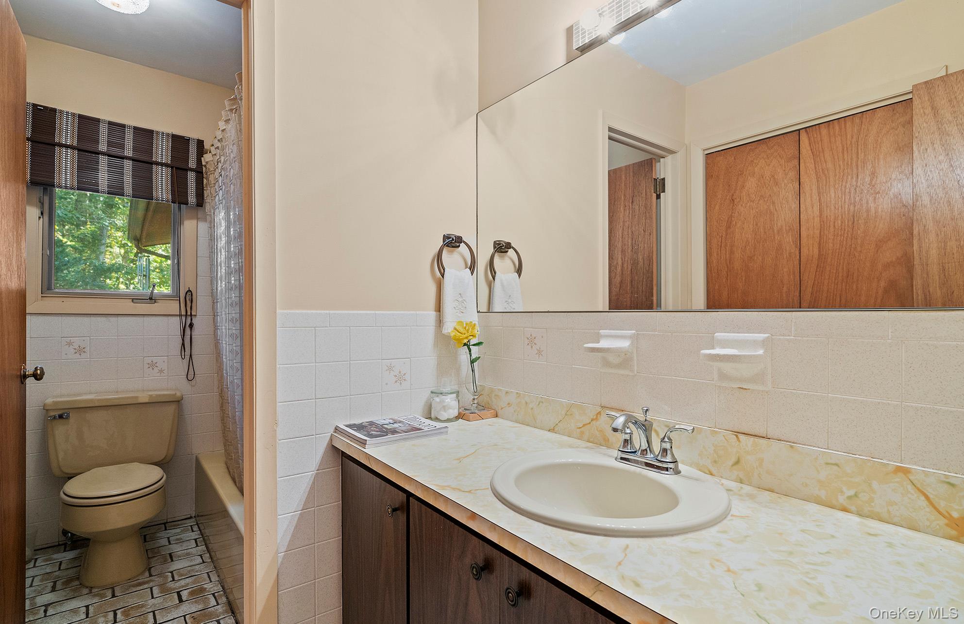 33 Sherwood Lane, East Hampton, NY 11937