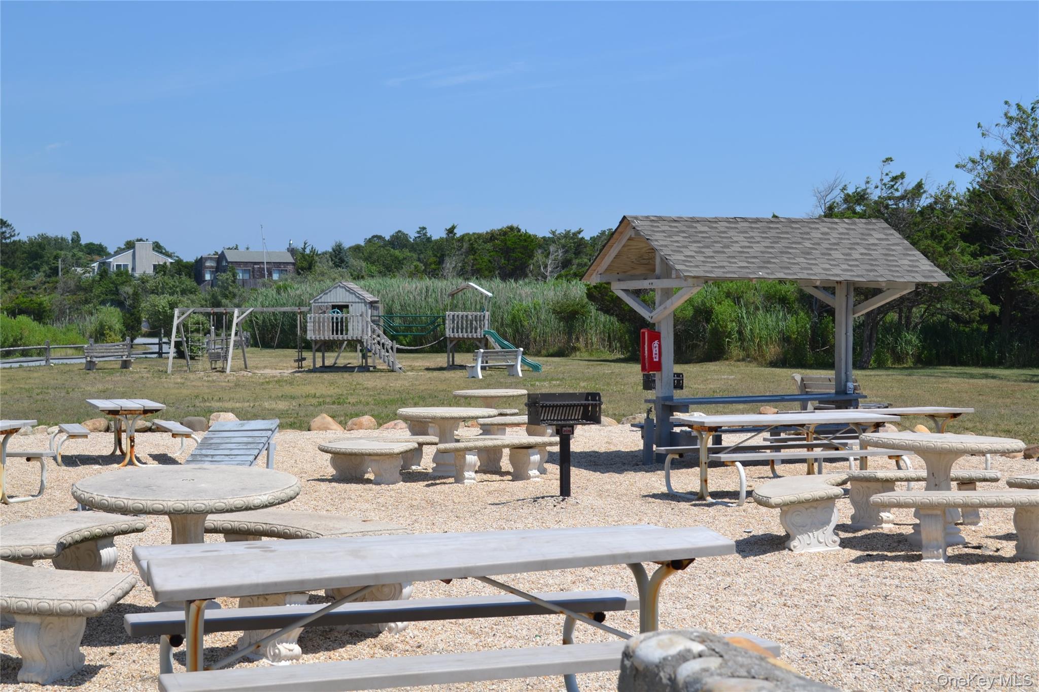 33 Sherwood Lane, East Hampton, NY 11937