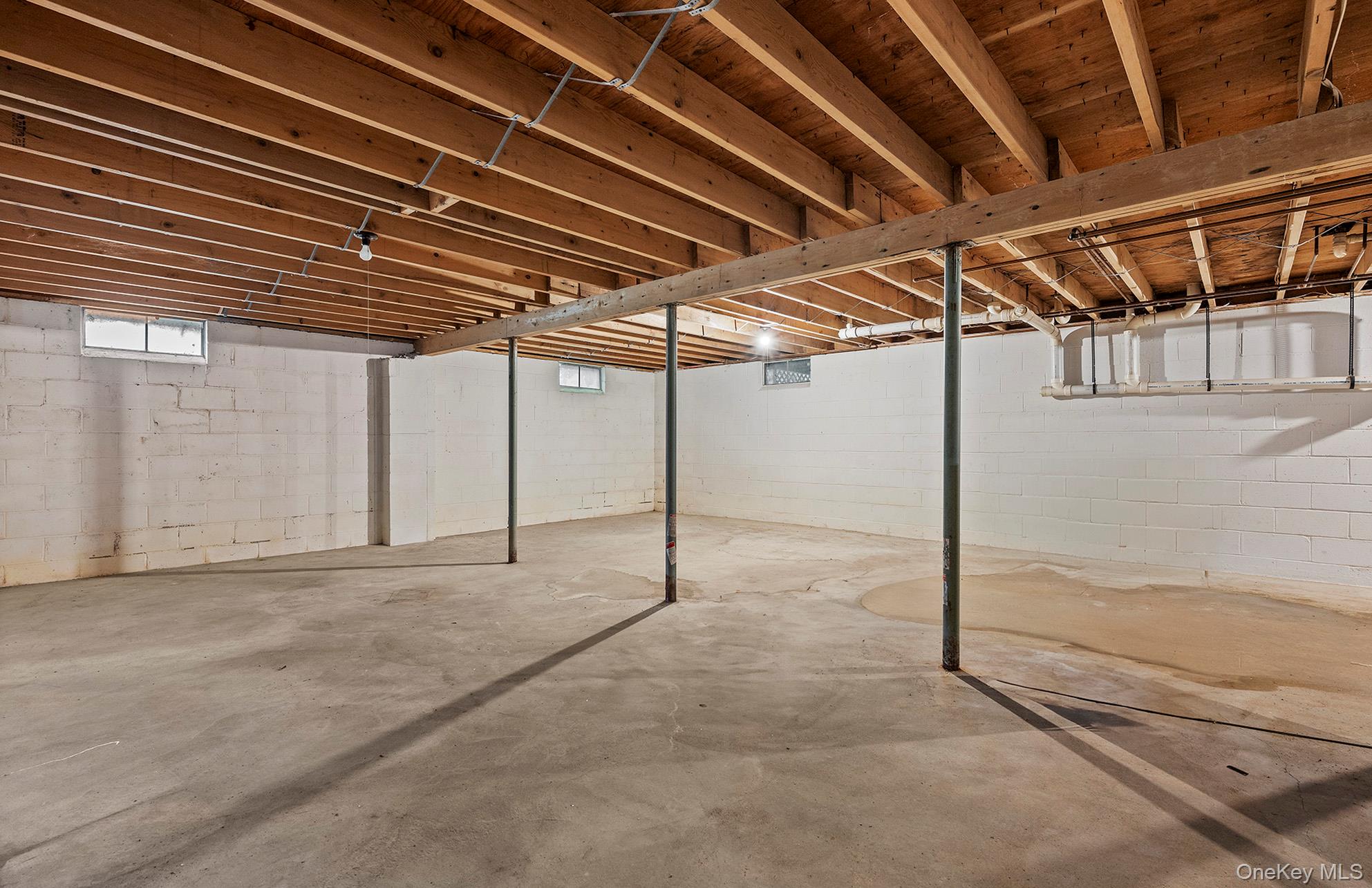 33 Sherwood Lane, East Hampton, NY 11937