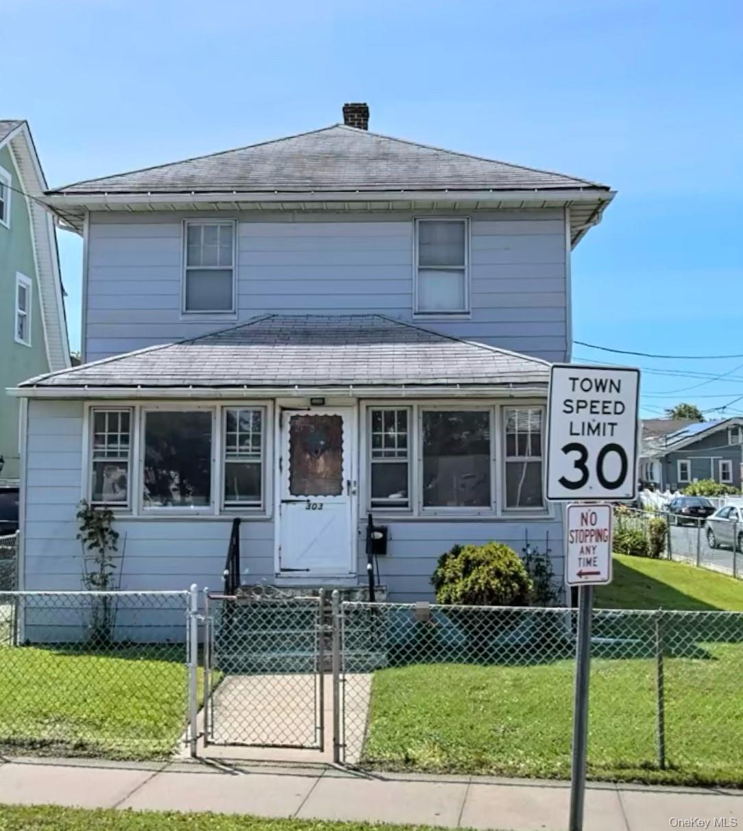 303 Bayview Avenue, Inwood, NY 11096