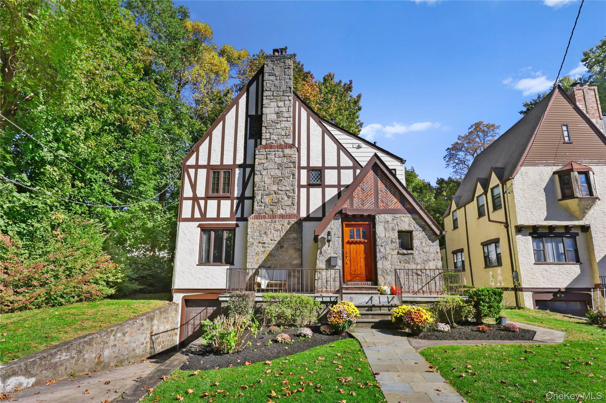 19 Huntwood Place, Mount Vernon, NY 10552