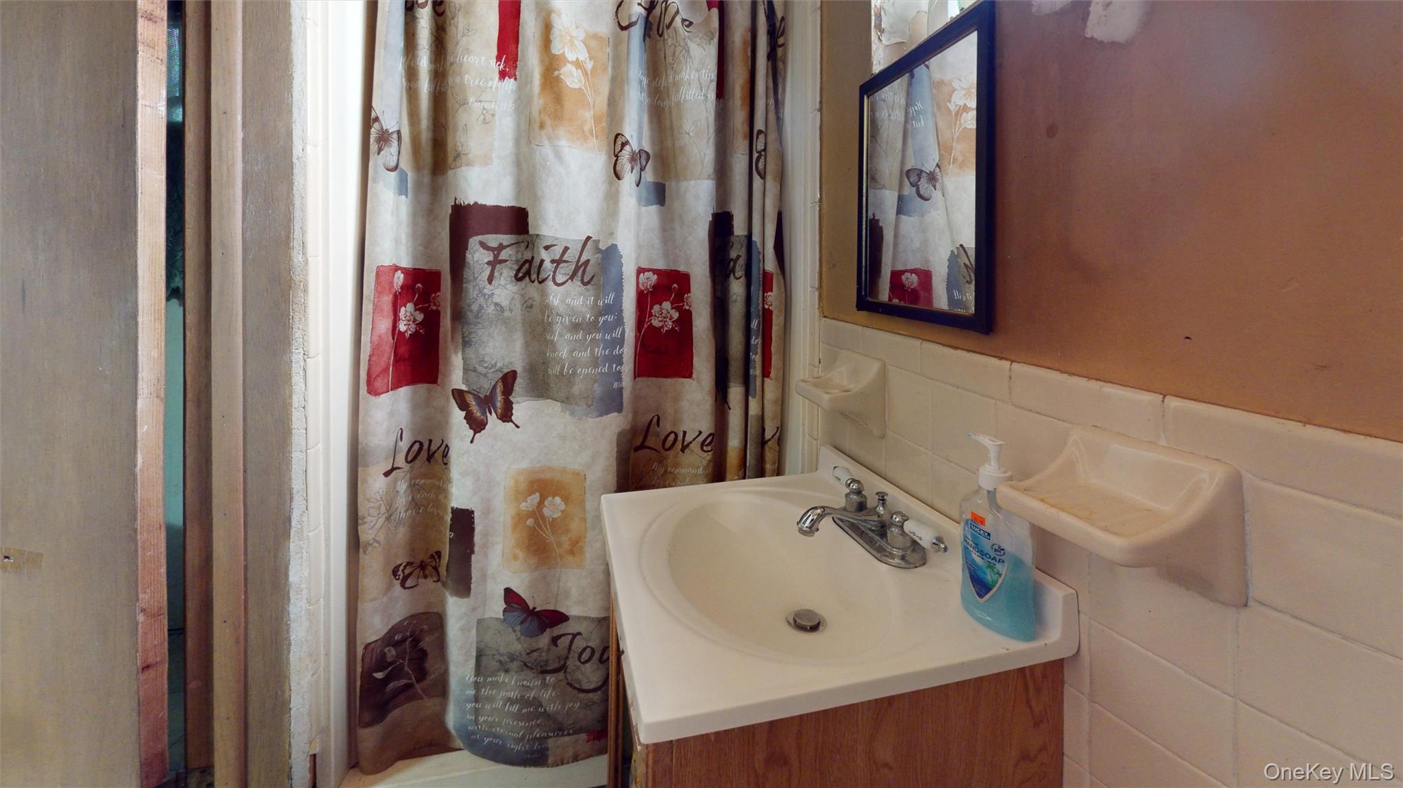 3227 Fenton Avenue, Bronx, NY 10469