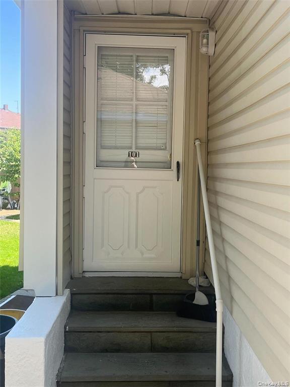 21 White Street, Oyster Bay, NY 11771