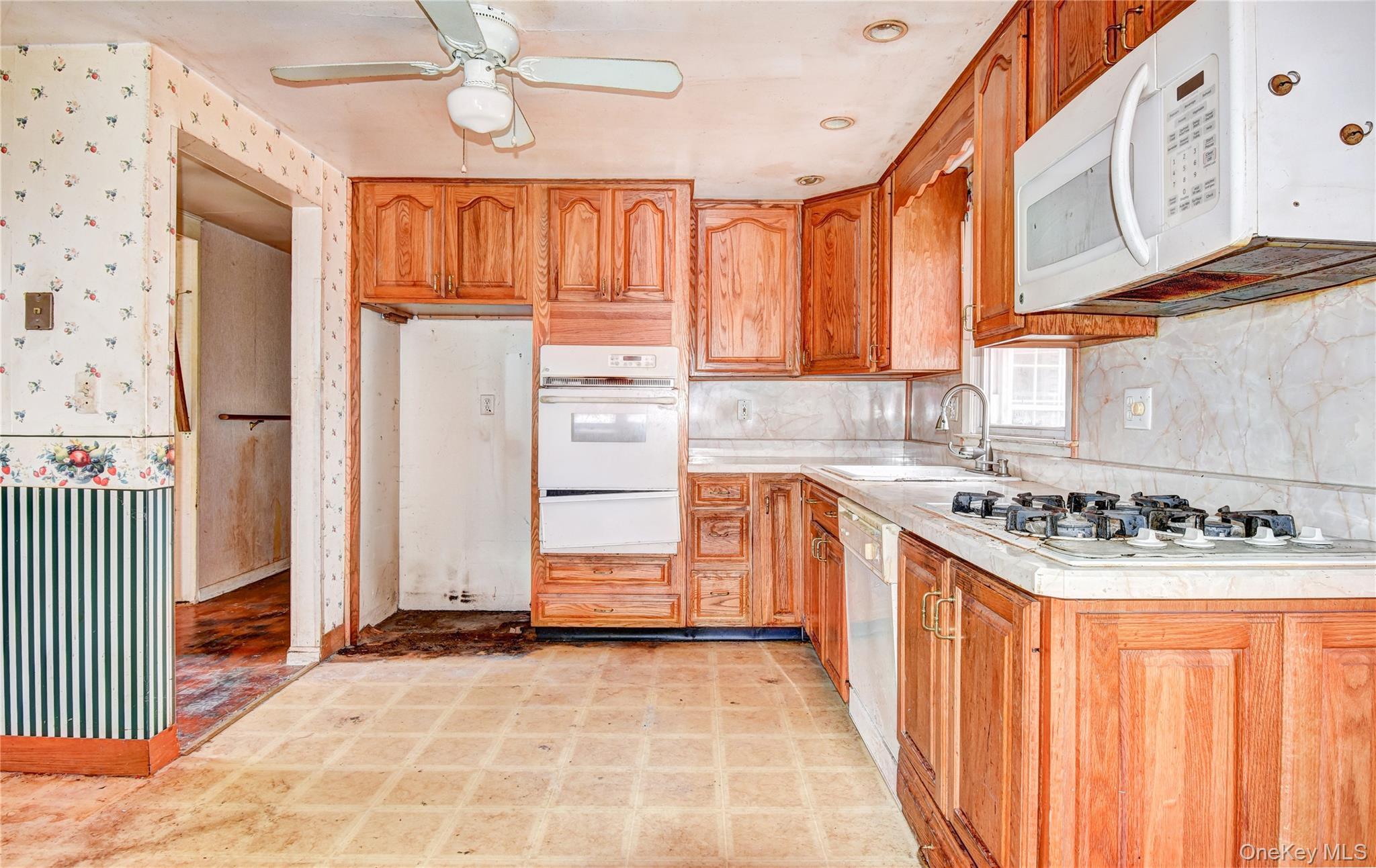 4 Parade Place, New Windsor, NY 12553