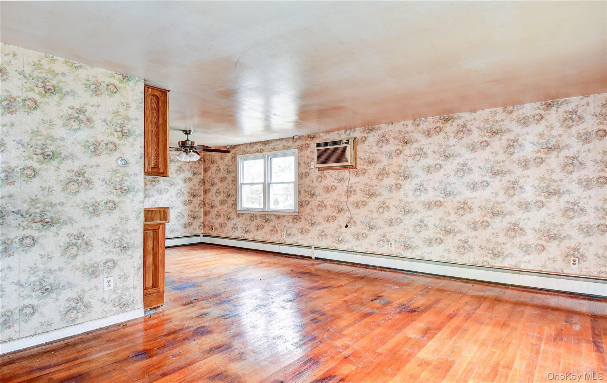 4 Parade Place, New Windsor, NY 12553