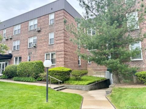 530 Dubois Avenue # 2C, Valley Stream, NY 11581