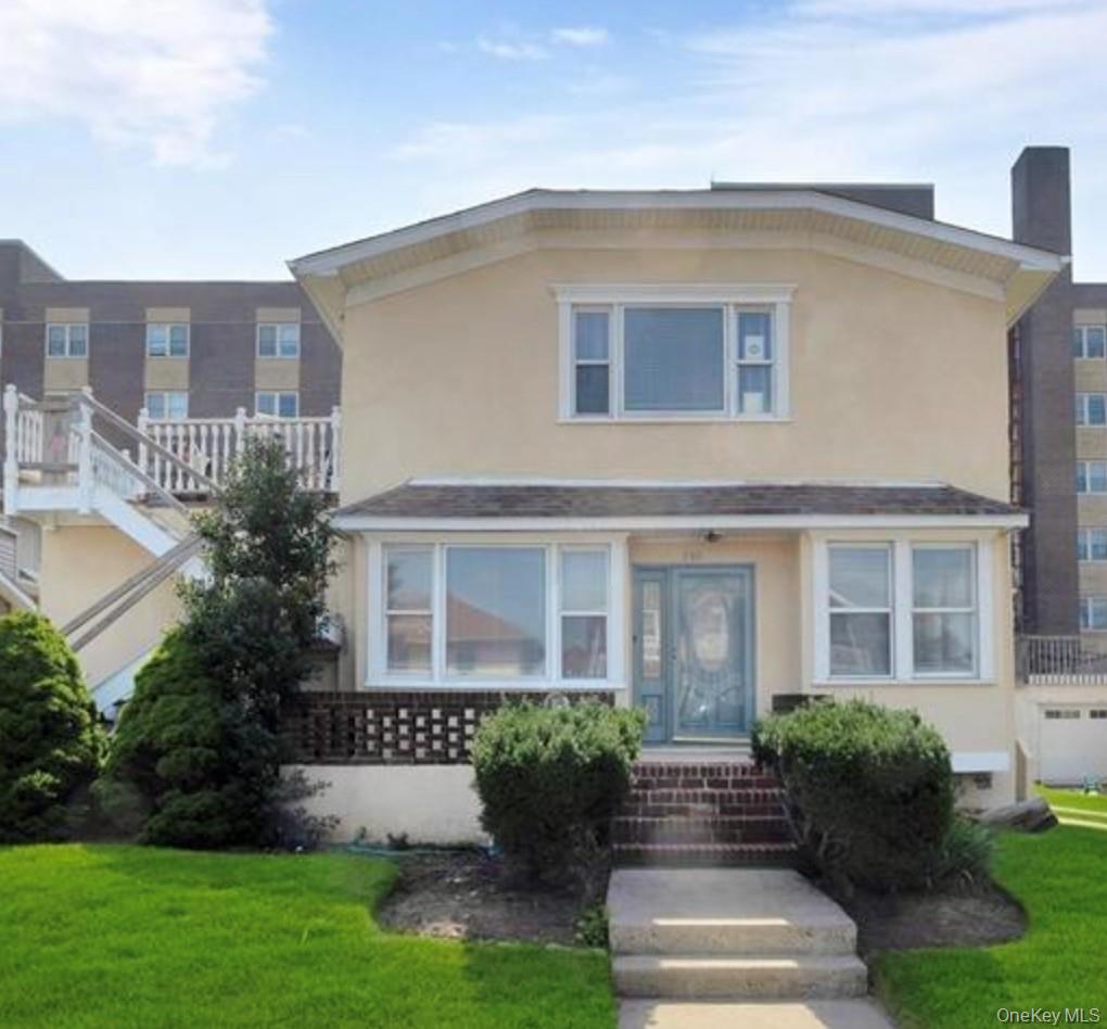 636 W Penn Street # 2nd Floor, Long Beach, NY 11561