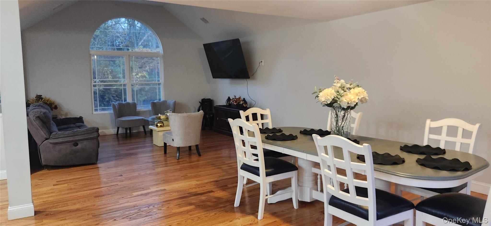 466 Granny Road, Medford, NY 11763