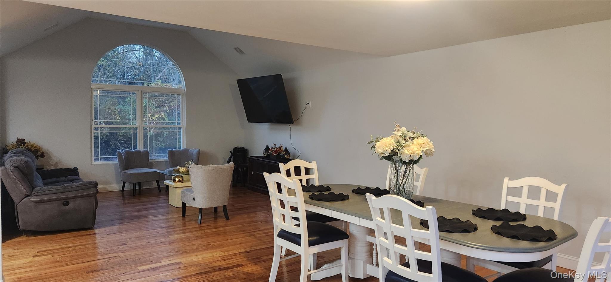 466 Granny Road, Medford, NY 11763