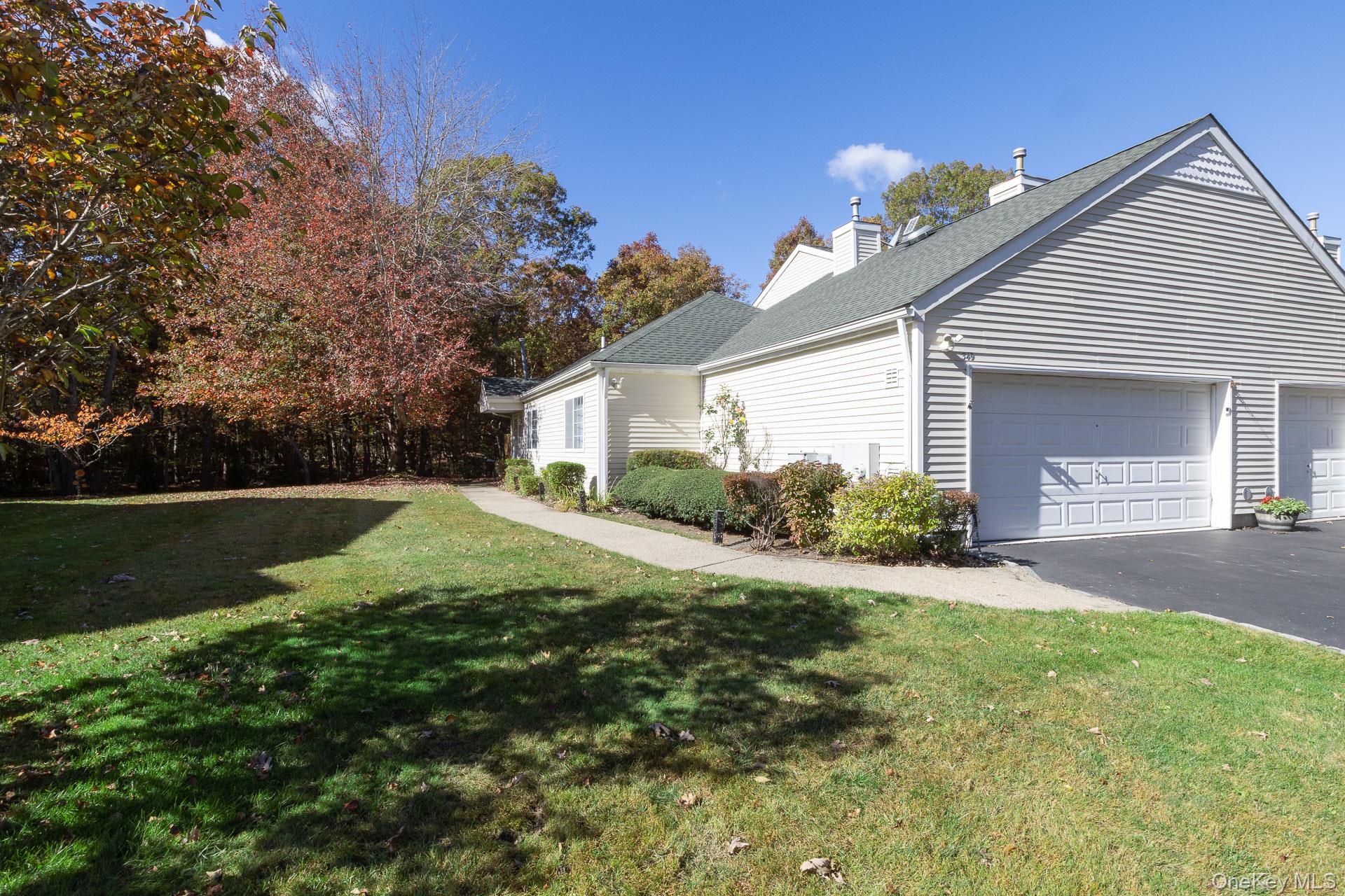 349 Colonial Circle, Manorville, NY 11949