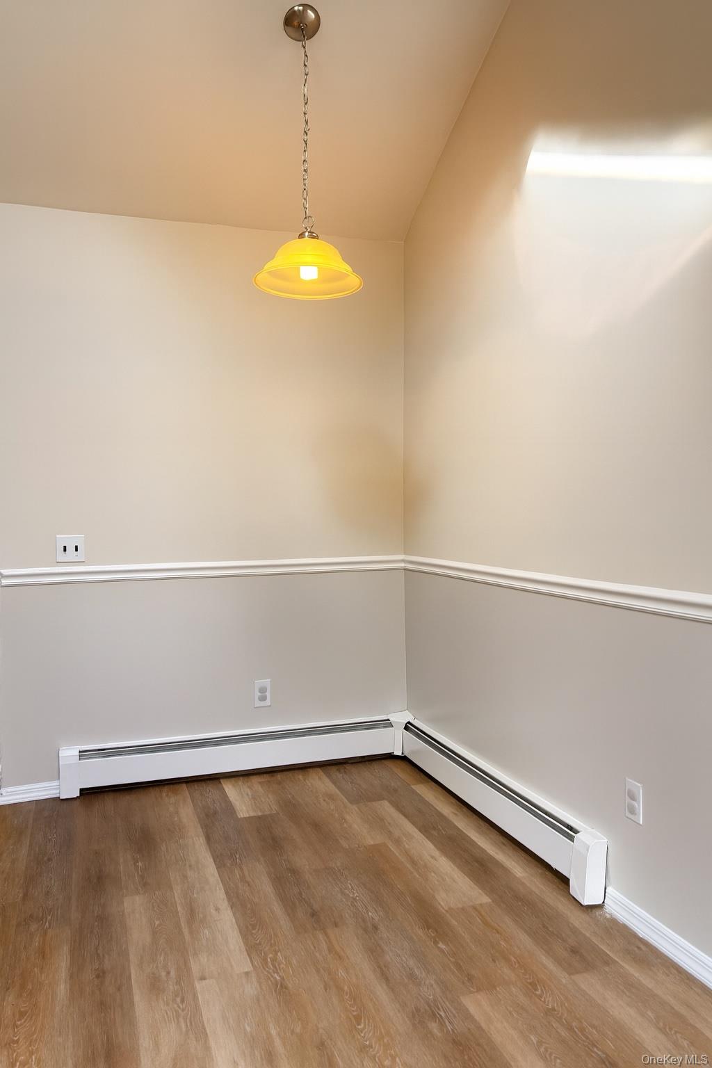 17 Alex Lane, Glen Cove, NY 11542