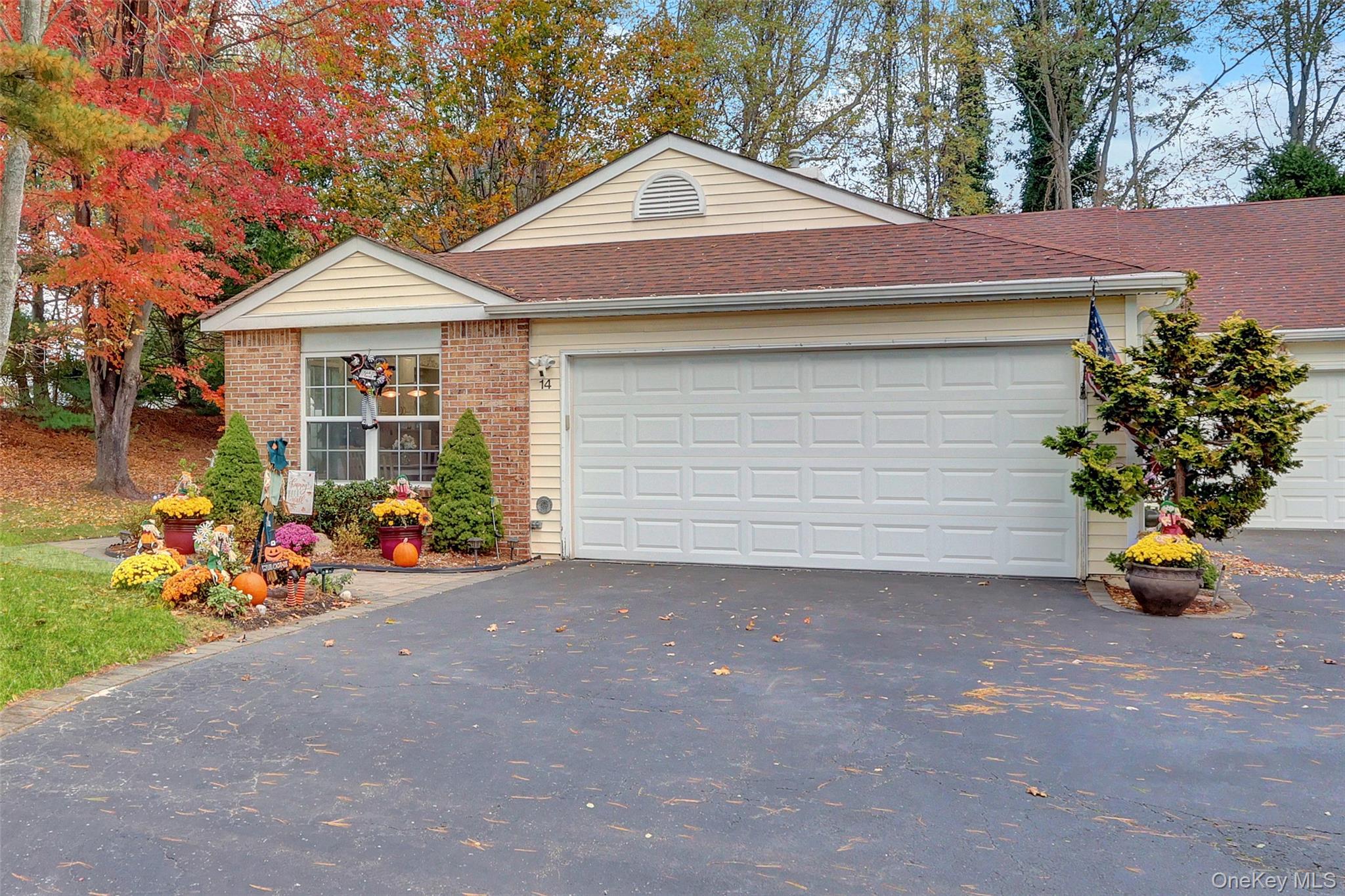 14 Chipmunk Trail, Coram, NY 11727