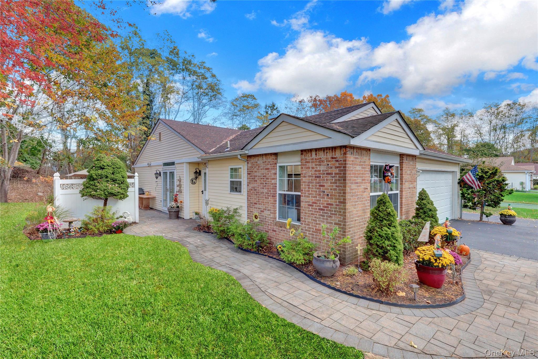 14 Chipmunk Trail, Coram, NY 11727