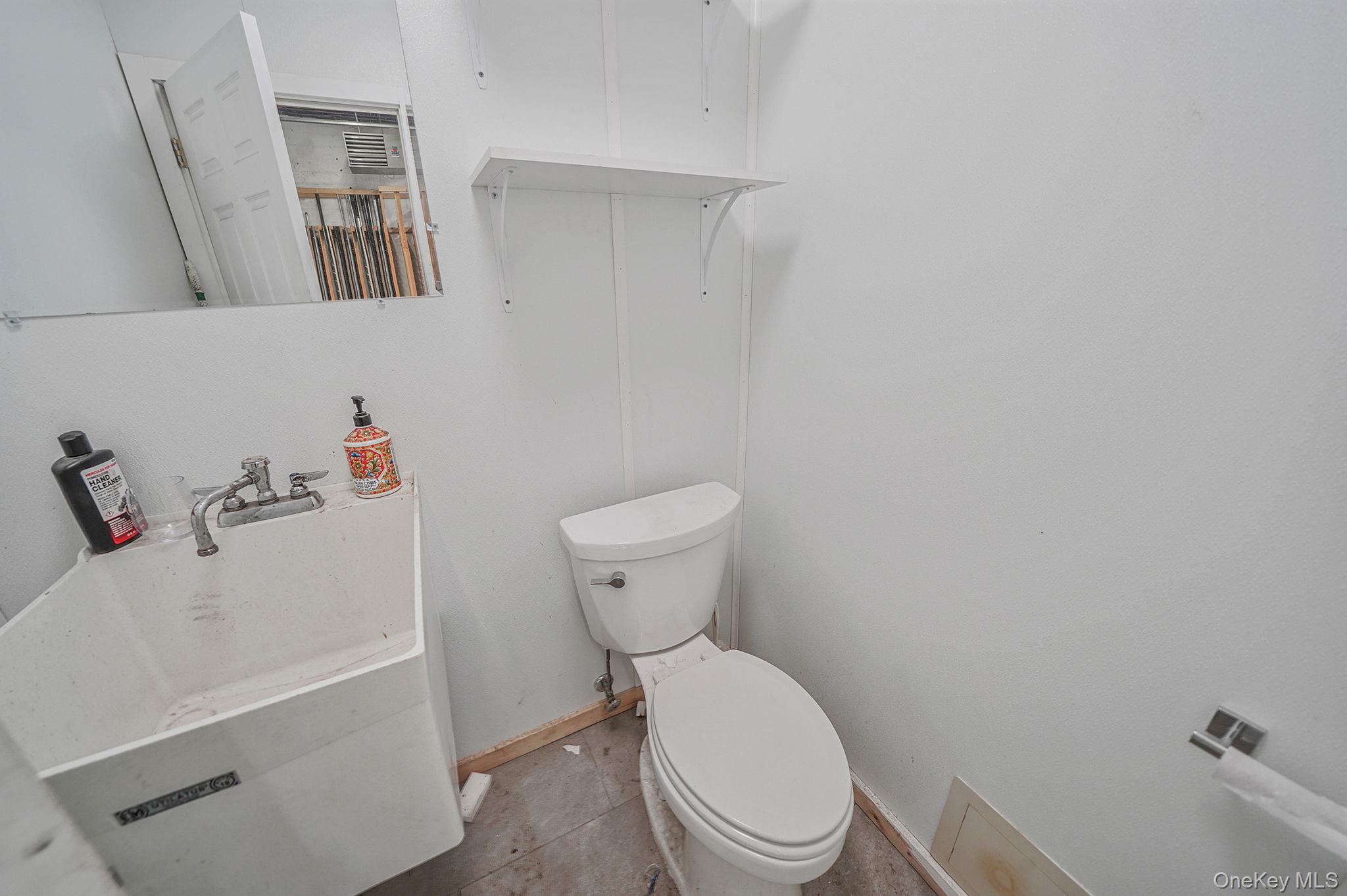 93 N Clinton Avenue, Bay Shore, NY 11706