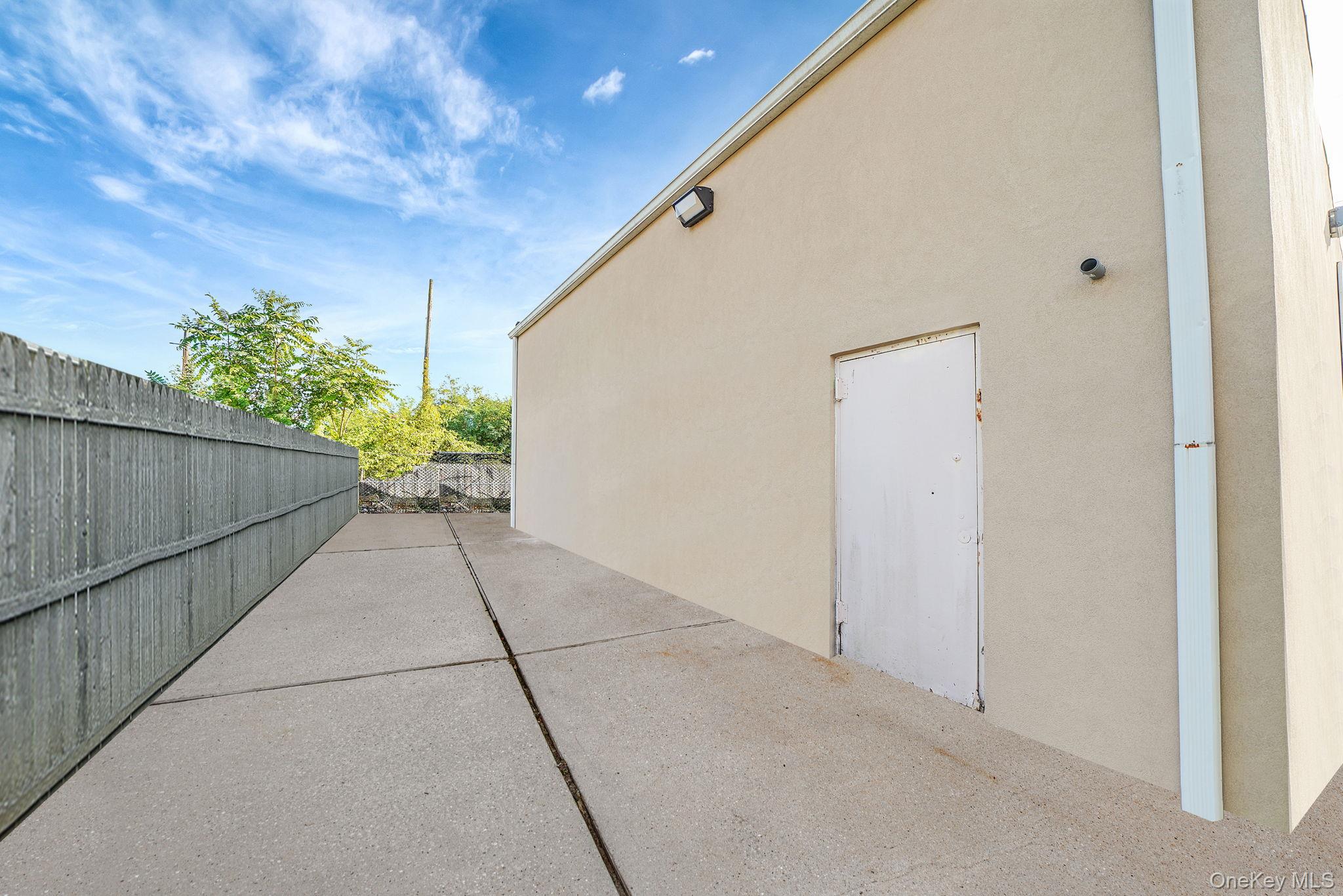 93 N Clinton Avenue, Bay Shore, NY 11706