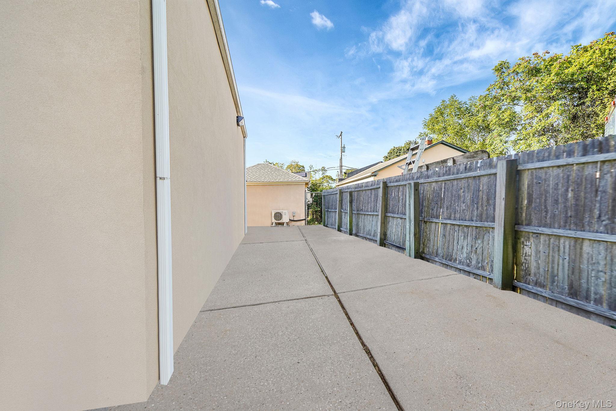 93 N Clinton Avenue, Bay Shore, NY 11706