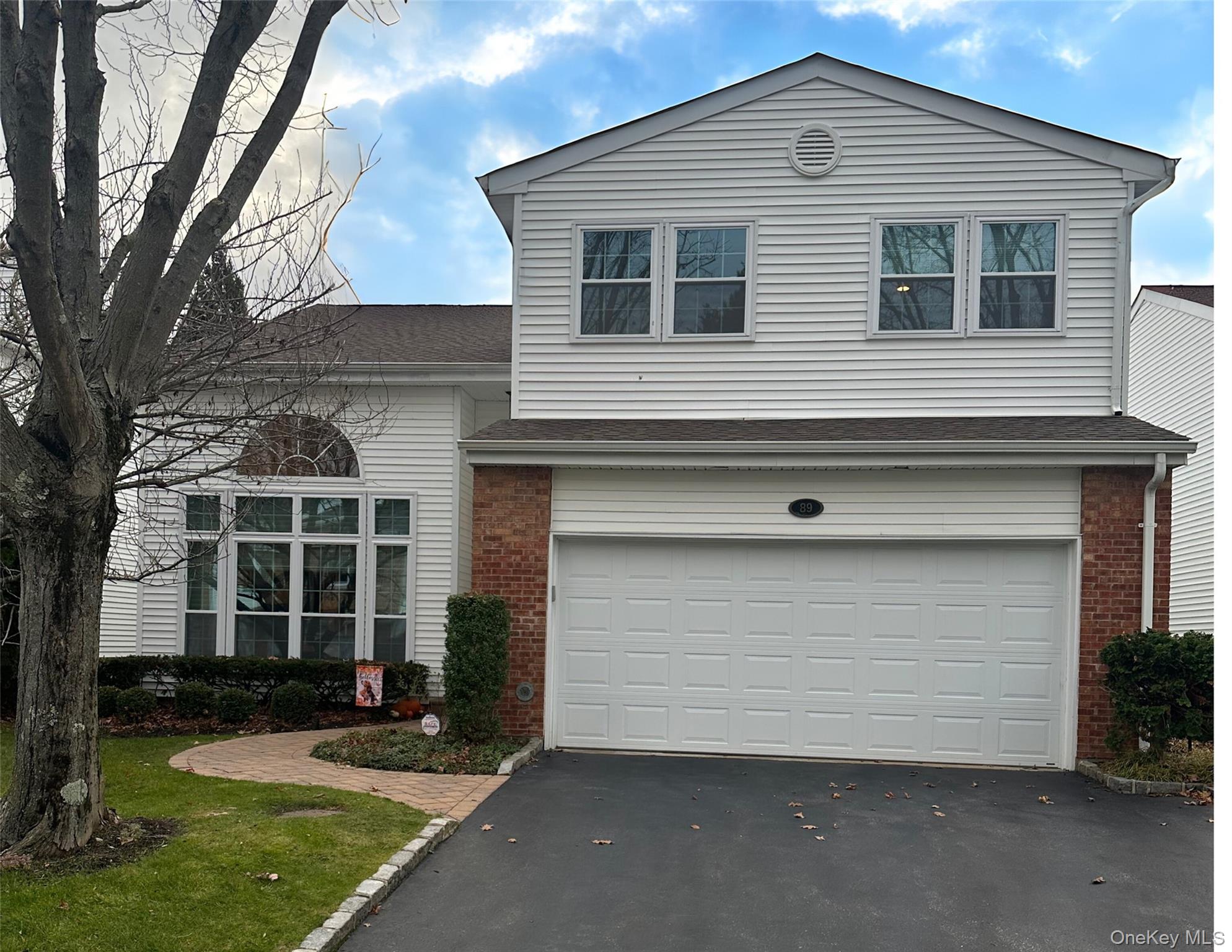 89 Hamlet Drive, Commack, NY 11725