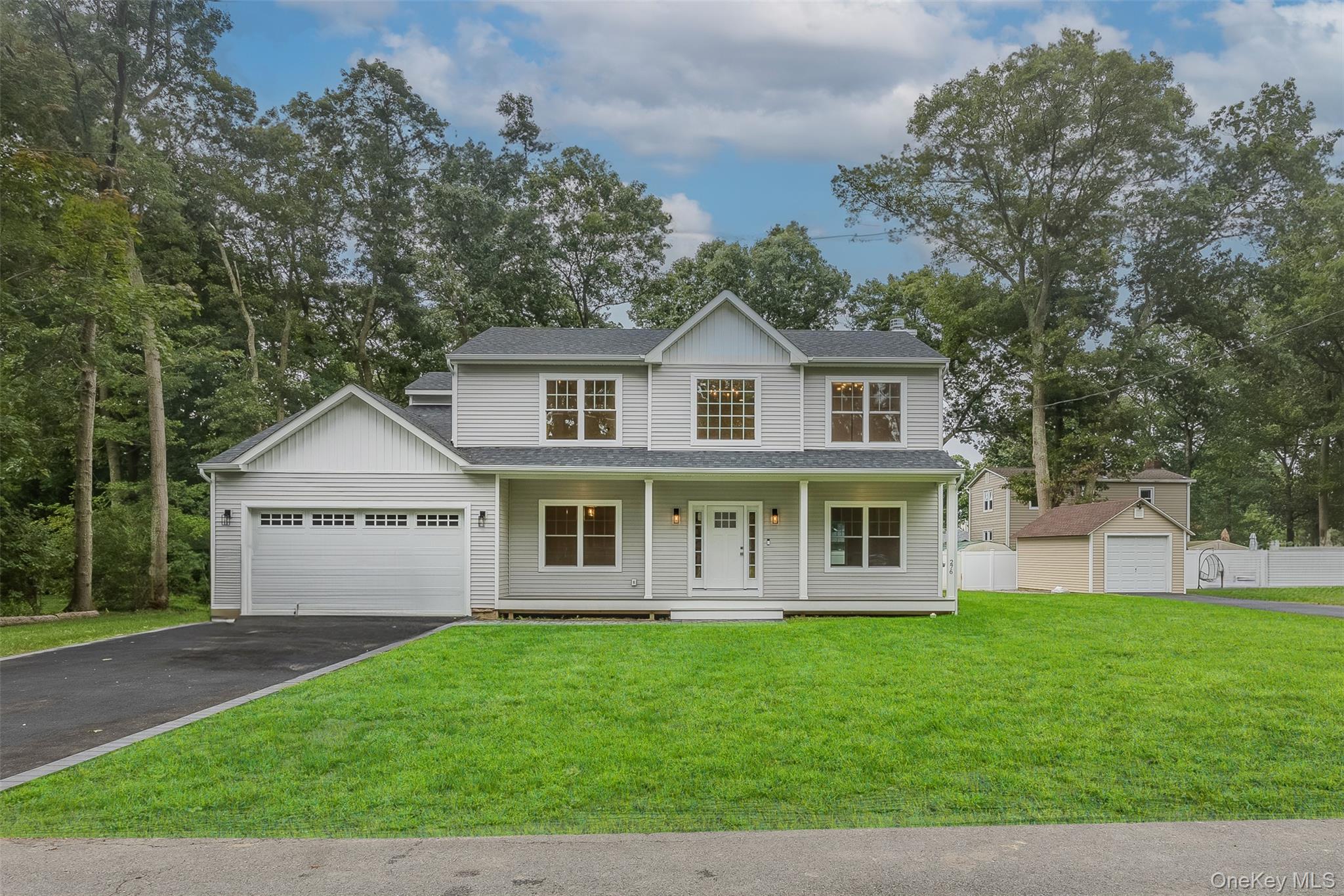 40 Zenith Road, Rocky Point, NY 11778