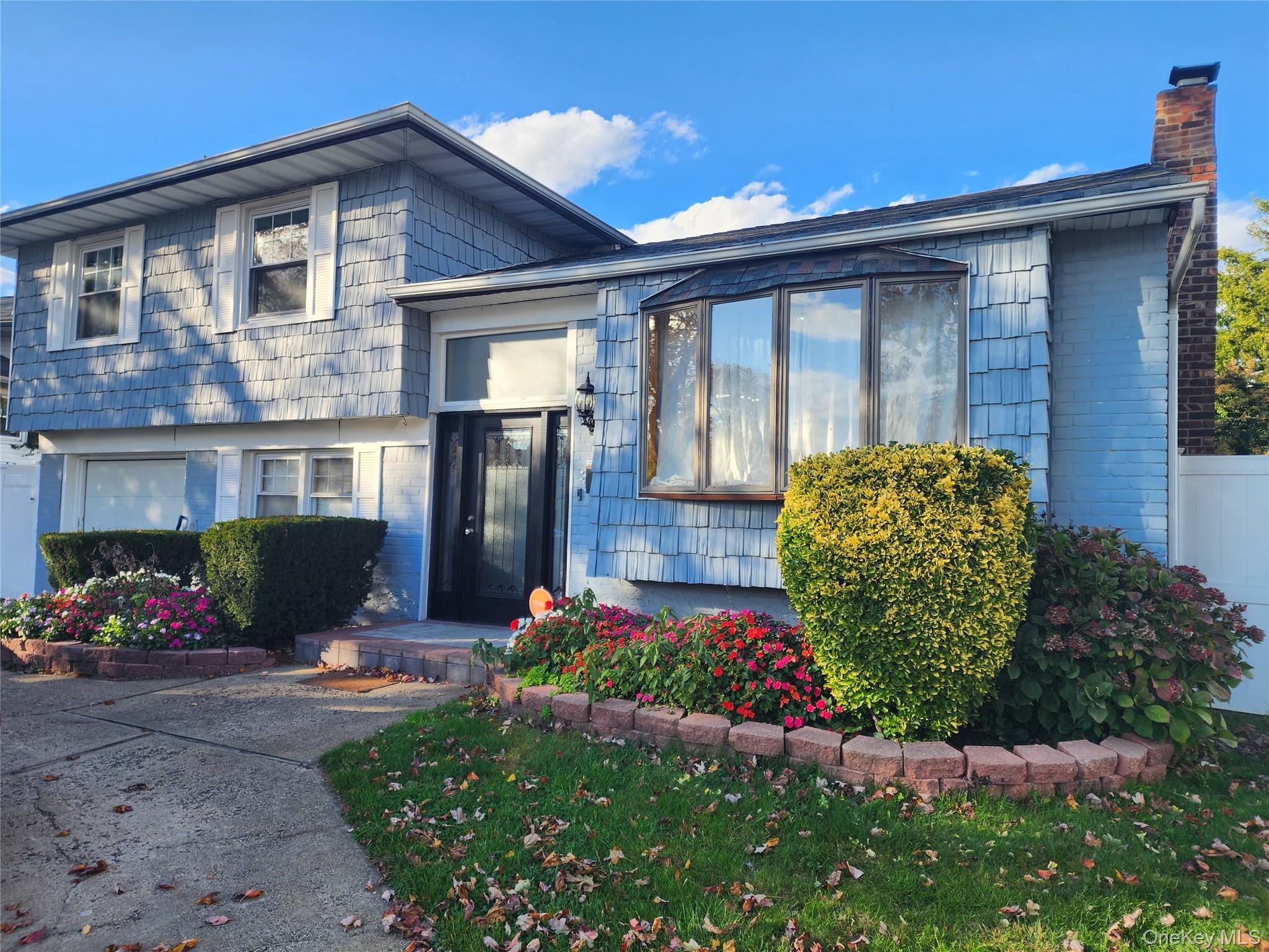 3 Nancy Place, East Massapequa, NY 11758