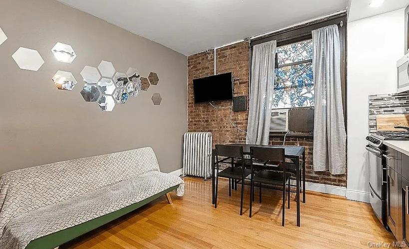 21-37 33rd Street # 1E, Astoria, NY 11103