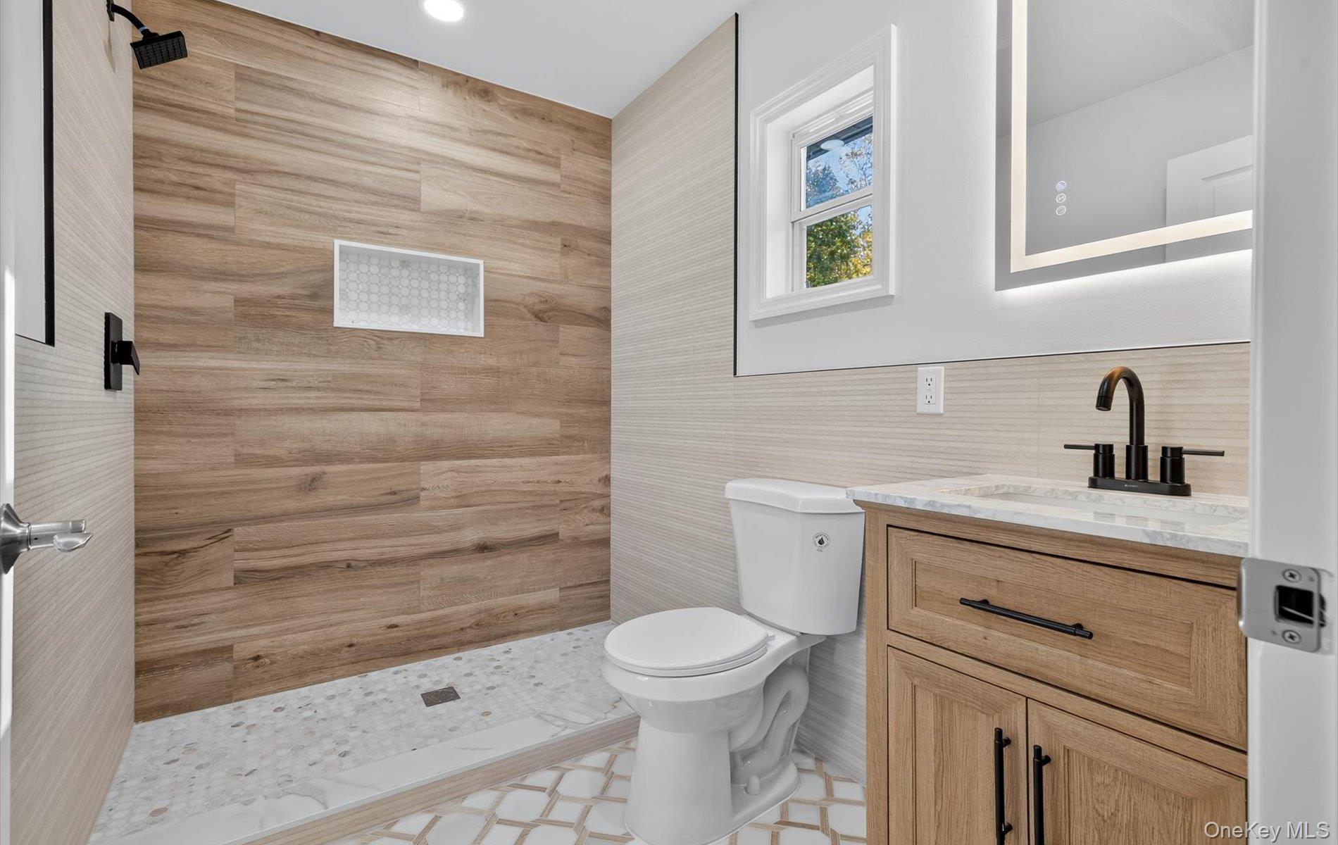 14 Muncey Road, Bay Shore, NY 11706