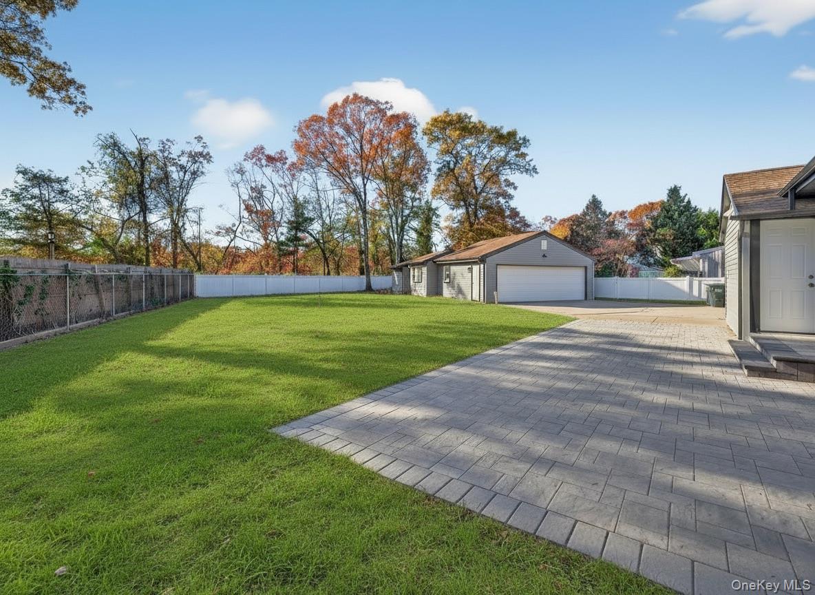 14 Muncey Road, Bay Shore, NY 11706