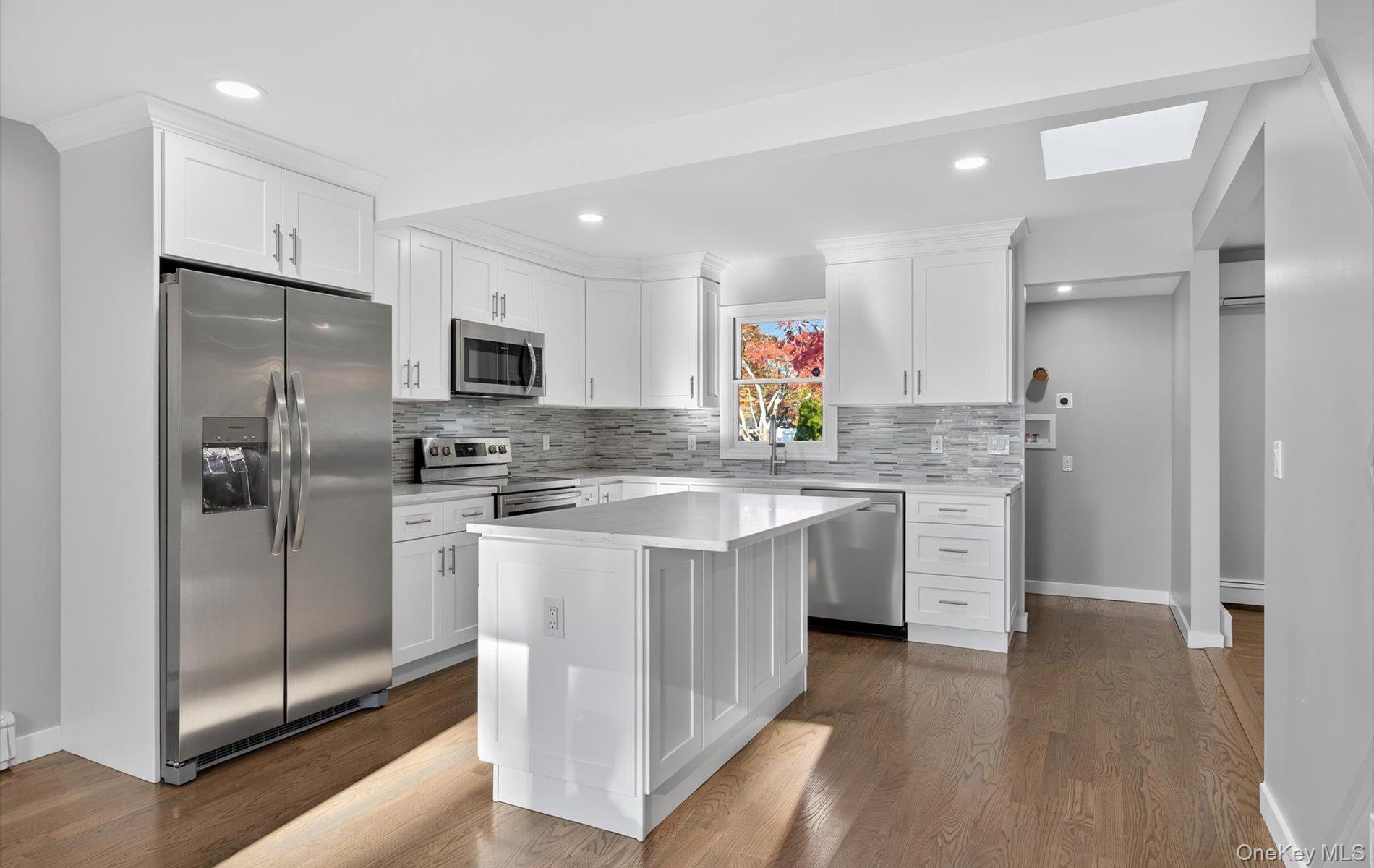 14 Muncey Road, Bay Shore, NY 11706