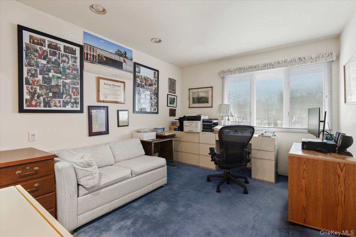 34 Lakeshore Drive, Eastchester, NY 10709