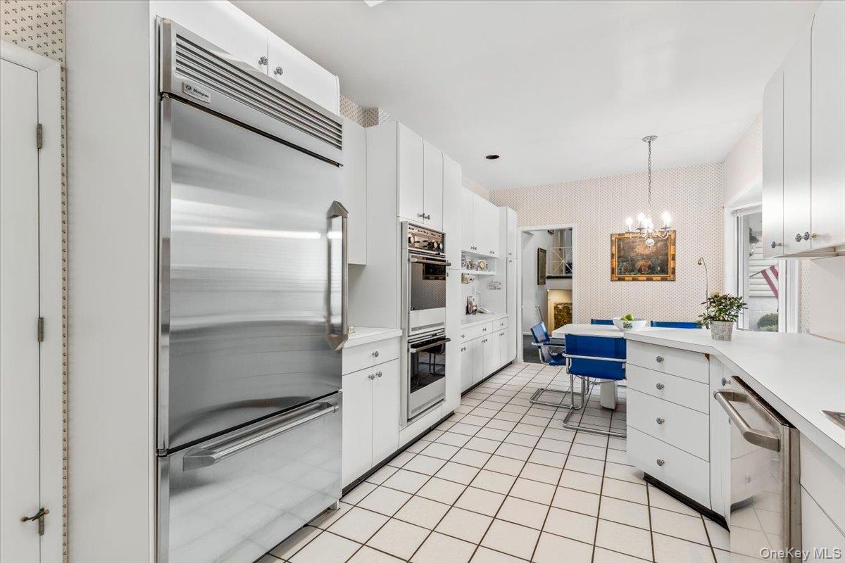 34 Lakeshore Drive, Eastchester, NY 10709