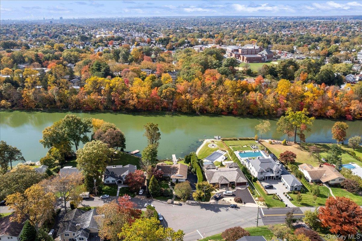 34 Lakeshore Drive, Eastchester, NY 10709