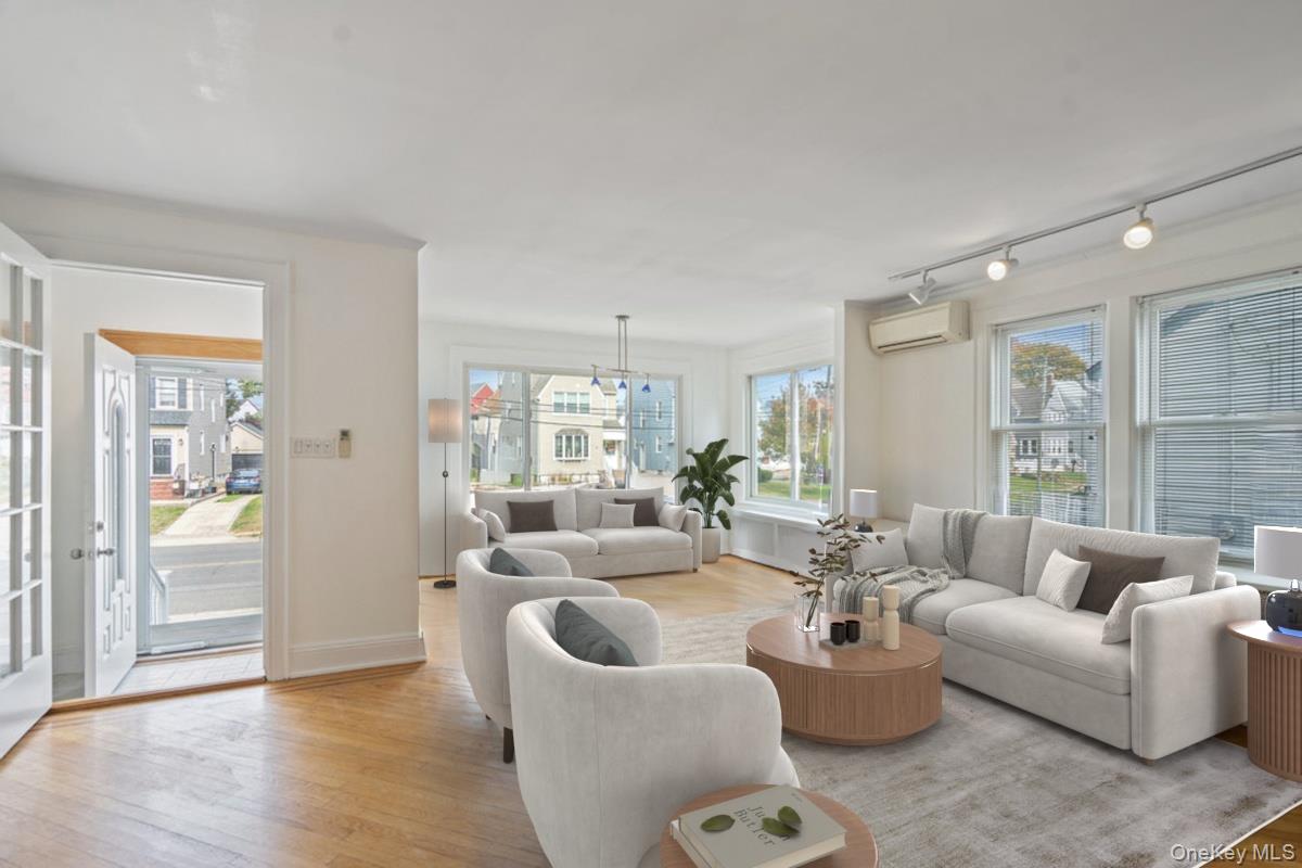 80 Munro Boulevard, Valley Stream, NY 11581