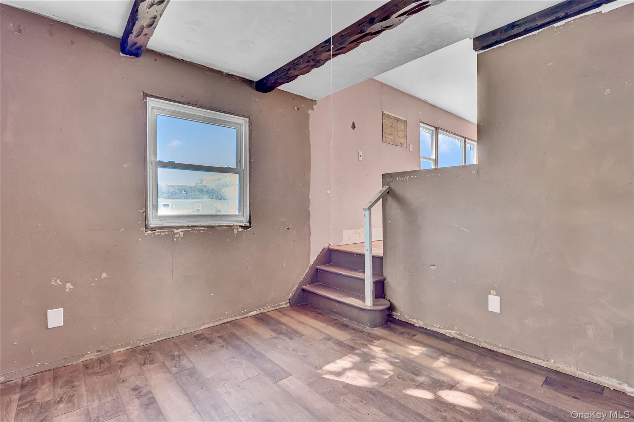 90 30th Street, Copiague, NY 11726